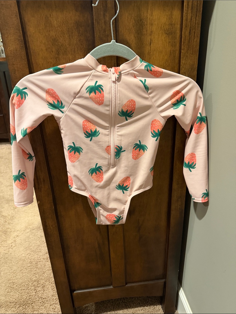 Girls Old Navy Long-Sleeve One-Piece Rash Guard Swimsuit - Pink Strawberry